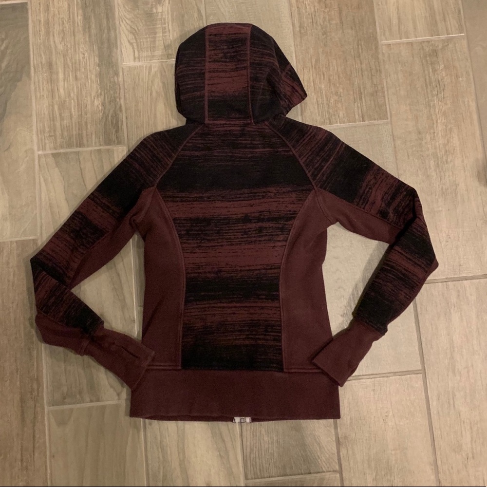 lululemon Scuba Hoodie Size 4 Burgundy/Black - Picture 2 of 5
